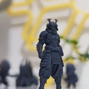 مجسم محارب ساموراي مدرّع